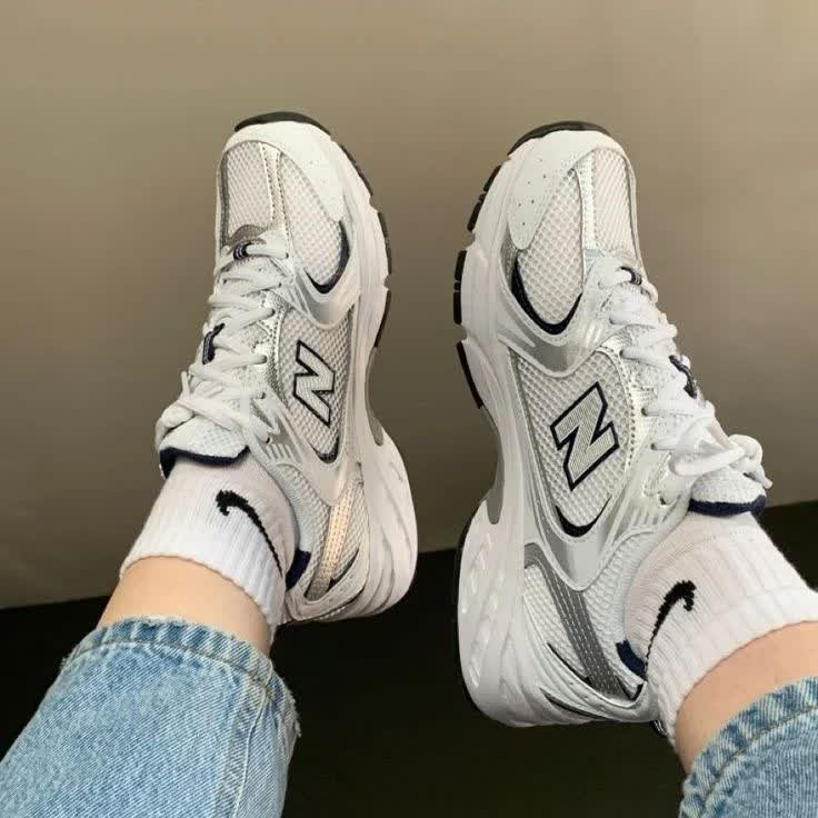 کفش اسپرت نیوبالانسnew balance 530